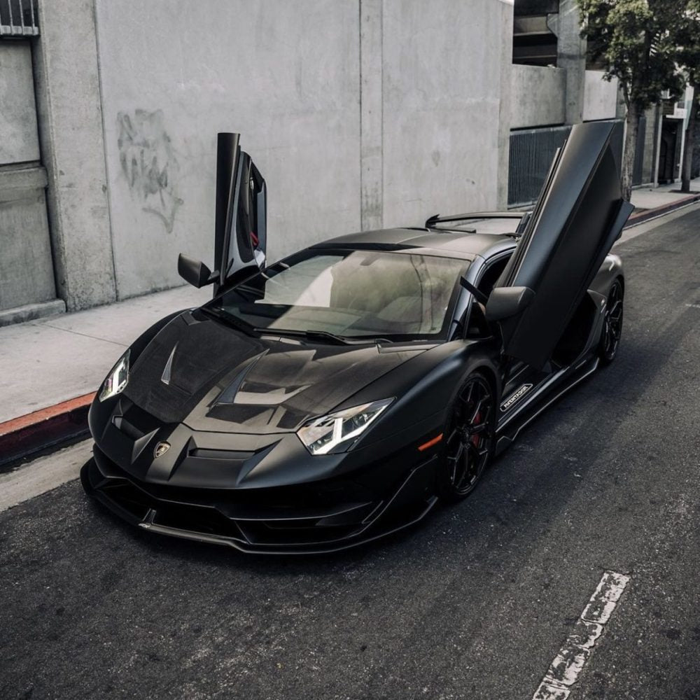 Lamborghini Aventador 1016-style dry carbon fiber hood