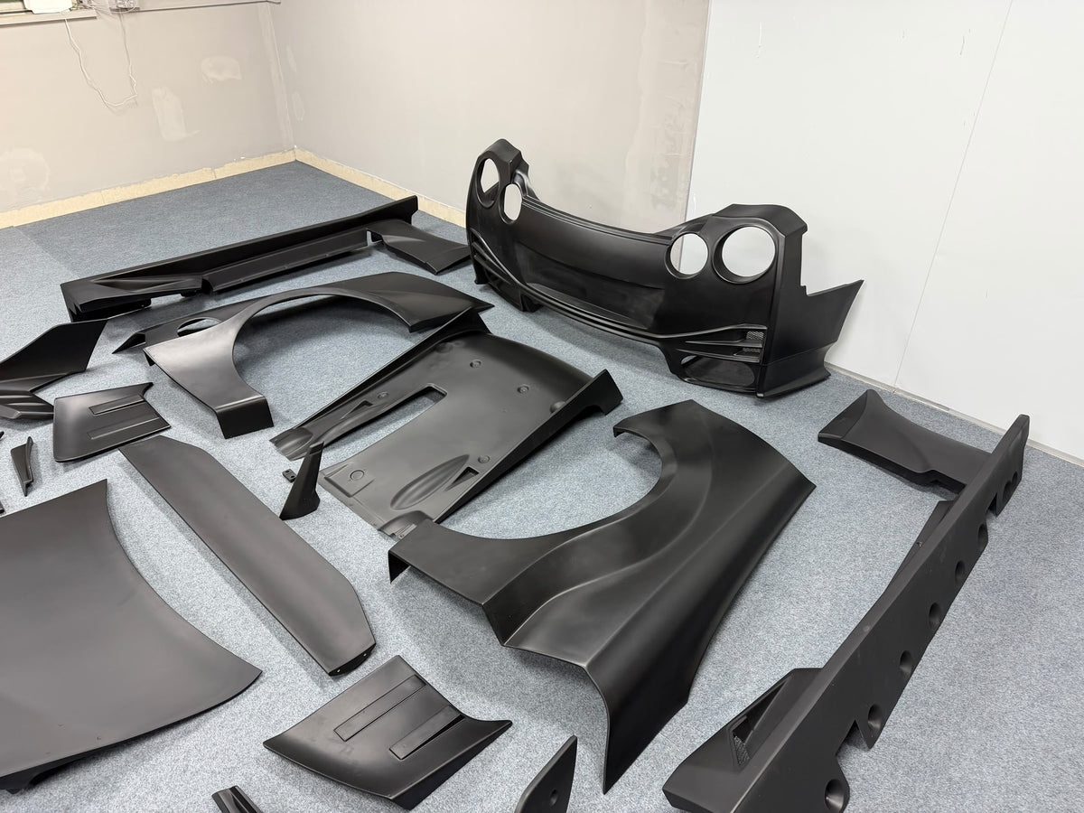 Nissan GTR upgraded to LB version fiberglass widebody kit