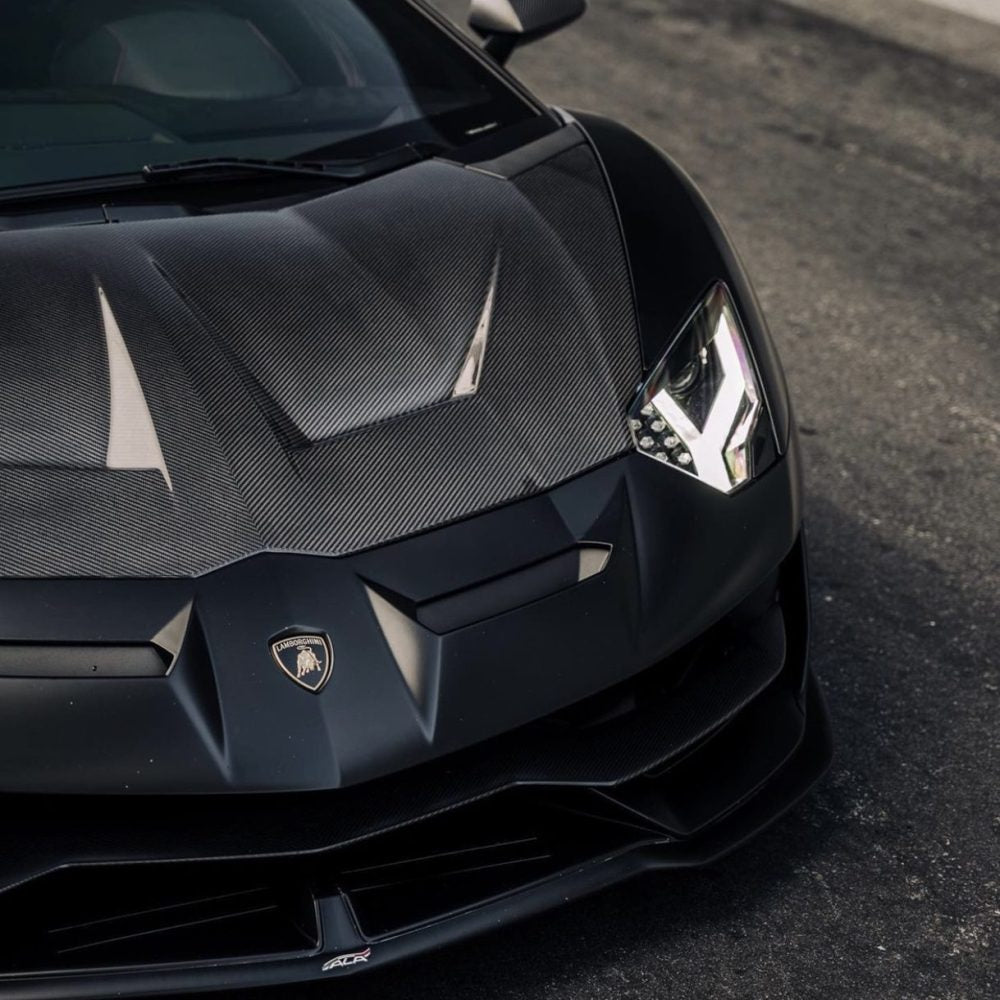 Lamborghini Aventador 1016-style dry carbon fiber hood