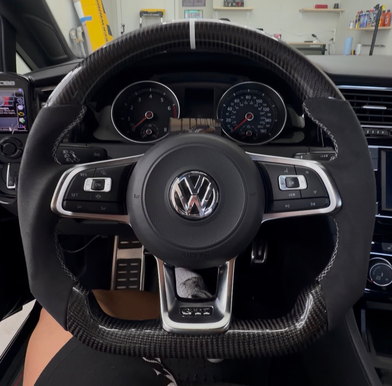 Custom Carbon Fiber R-Line Sport Steering Wheel for VW Golf MK7 / MK7.5 GTI GTD GTE R & Polo – Alcantara, Flat Bottom, Multicolor Options