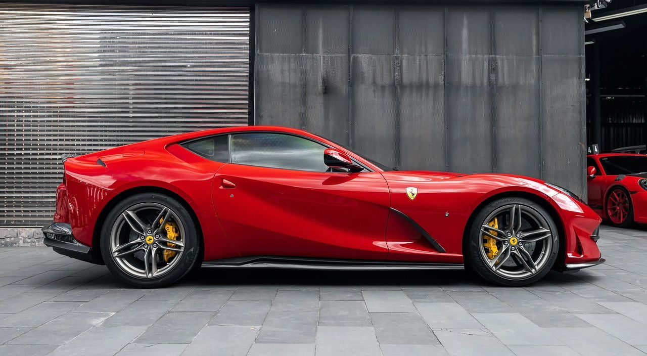 Ferrari 812 Superfast Dry carbon fiber Novitec style kit