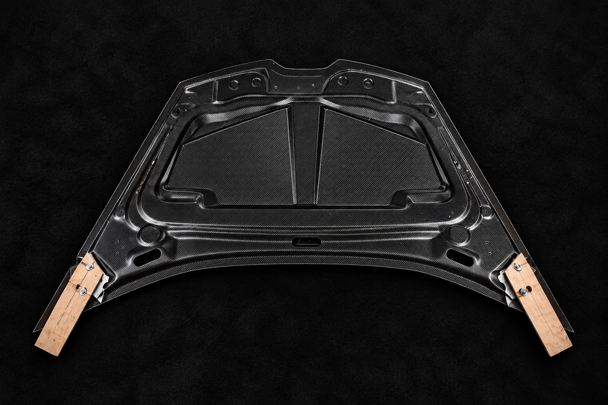Lamborghini Huracán 1016 Style Double-Sided Carbon Fiber Hood