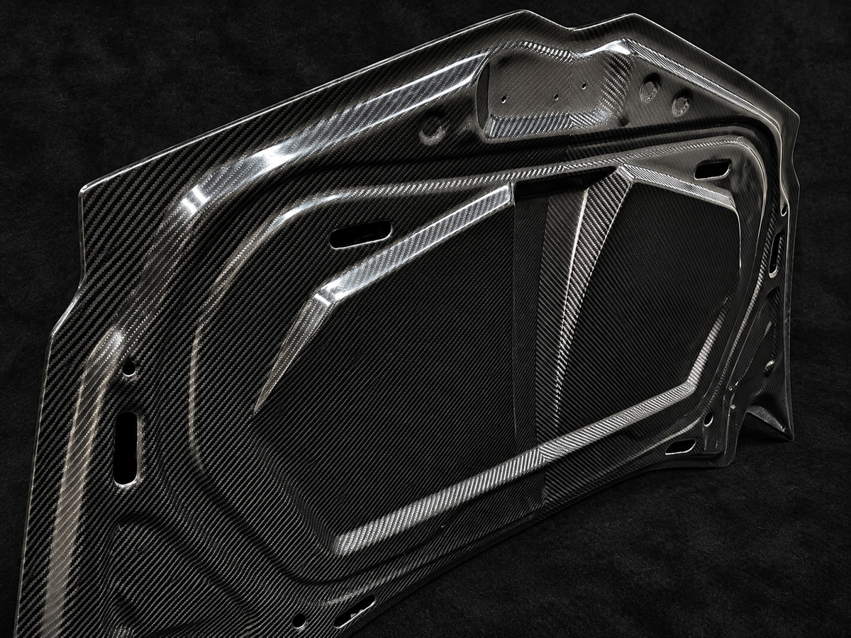 Lamborghini Aventador 1016-style dry carbon fiber hood